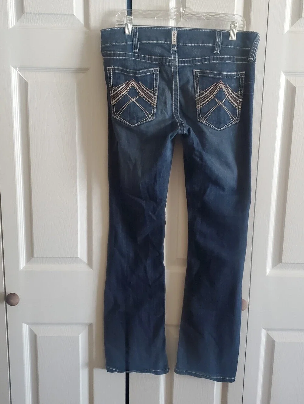 ARIAT LOW RISE BOOTCUT. 32 R. DENIM JEANS. WESTERN